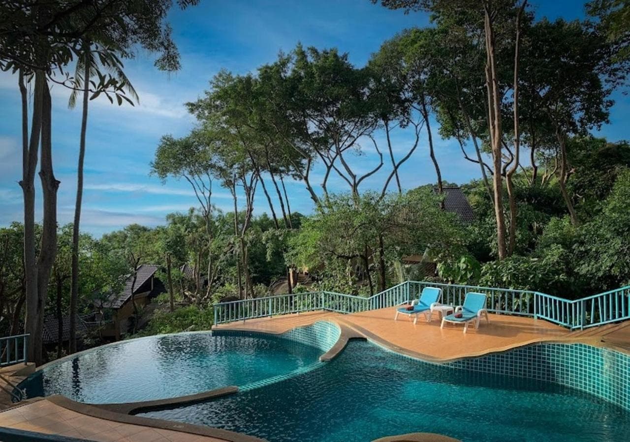 baan hin sai pool 6465b83eeda08622b8f47014